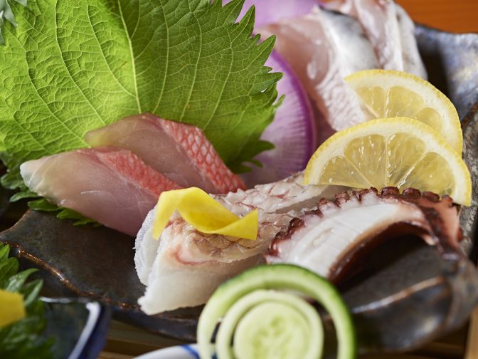 東京・人形町で「魚と酒」を楽しめる居酒屋「人形町はなたれ」で厳選鮮魚を味わう！