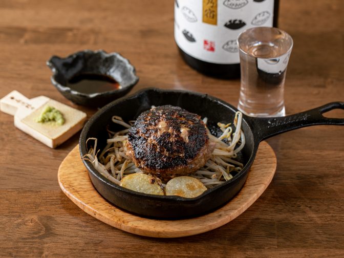 大阪・福島の和食居酒屋「鍬焼きと日本酒 内山田」。鍬焼きと日本酒が彩る旬の味わいを楽しめるお店