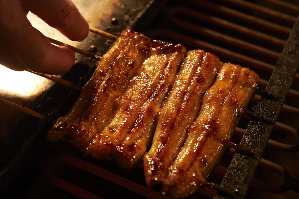 久喜駅にある老舗うなぎ店「川魚割烹 うなぎ福本」さんの口コミレポート。老舗の伝統「代々受け継がれる秘伝のタレ」でうなぎを楽しめるうなぎ店