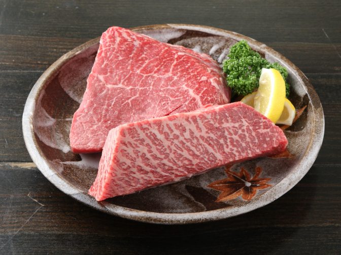 名古屋市と春日井市に4店舗構える「炭火焼肉 とさや」さんのクチコミレポート。黒毛和牛をリーズナブルな価格で楽しめる老舗の焼肉屋