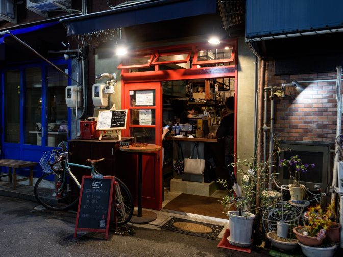 広島駅の立ち飲み「欧風酒場 perezoso （オウフウサカバ ペレソッソ）」。女性の一人飲みに人気！