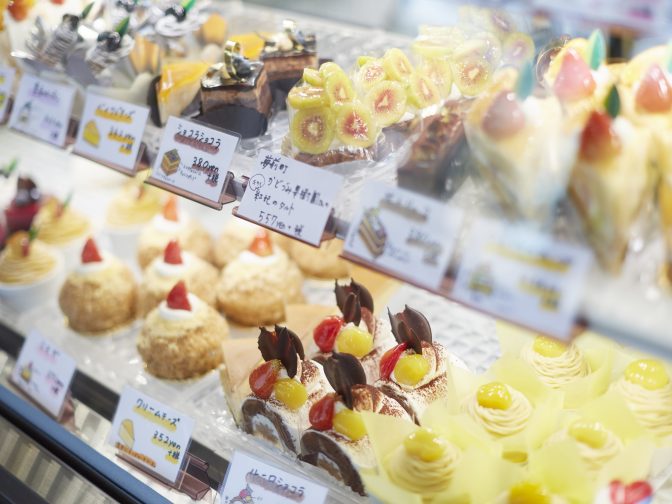 姫路市内・書写街道「辻井北交差点」近くにあるケーキ屋「菓子工房 しもさん家」さんのクチコミレポート。お誕生日ケーキやクリスマスケーキ、バルーンアートが人気！