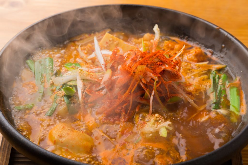 今泉・天神の居酒屋 博多一門 もつ炊き餃子と炭焼き料理（はかたいちもん）で福岡の新名物をぜひ！