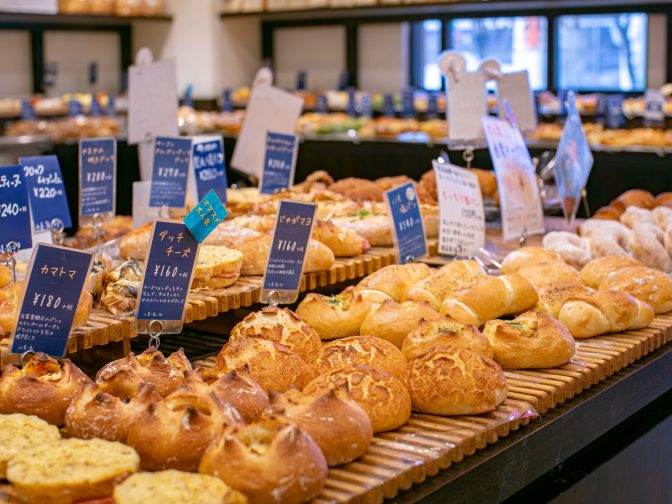 大阪市内・横堤駅周辺にあるパン屋「Bakery Dank Brot（ベーカリーダンクブロート）鶴見本店」さんと尼崎市内・尼崎駅周辺にある「Bakery Dank Brot（ベーカリーダンクブロート）尼崎店」さんのクチコミレポート。朝食やランチにおすすめ！