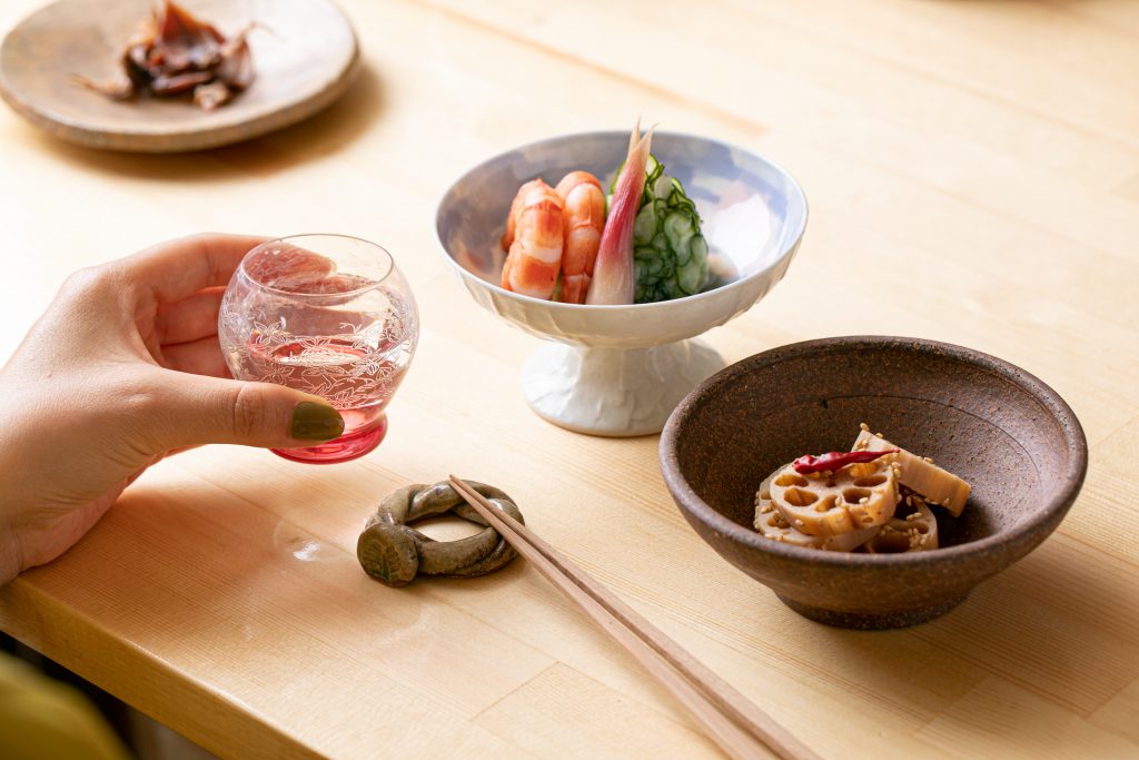 奈良市内・大和西大寺駅周辺にある和食居酒屋「肴 うえだ」さんのクチコミレポート。季節のおばんざい、魚料理、日本酒が人気