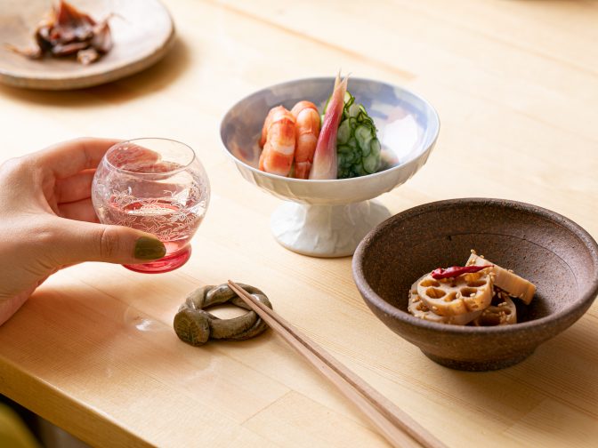 奈良市内・大和西大寺駅周辺にある和食居酒屋「肴 うえだ」さんのクチコミレポート。季節のおばんざい、魚料理、日本酒が人気