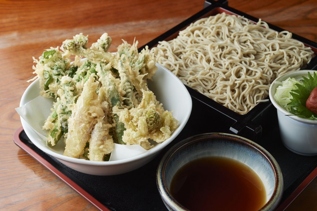 美味しいお蕎麦でランチ・ディナー。テイクアウト・持ち帰りも人気な、祖師ヶ谷大蔵の町蕎麦 そば処 朝日屋（あさひや）