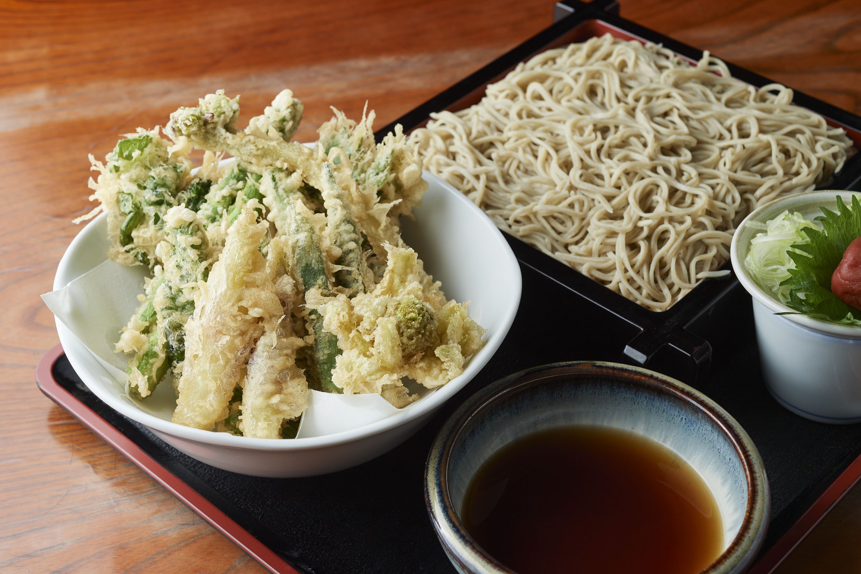 美味しいお蕎麦でランチ・ディナー。テイクアウト・持ち帰りも人気な