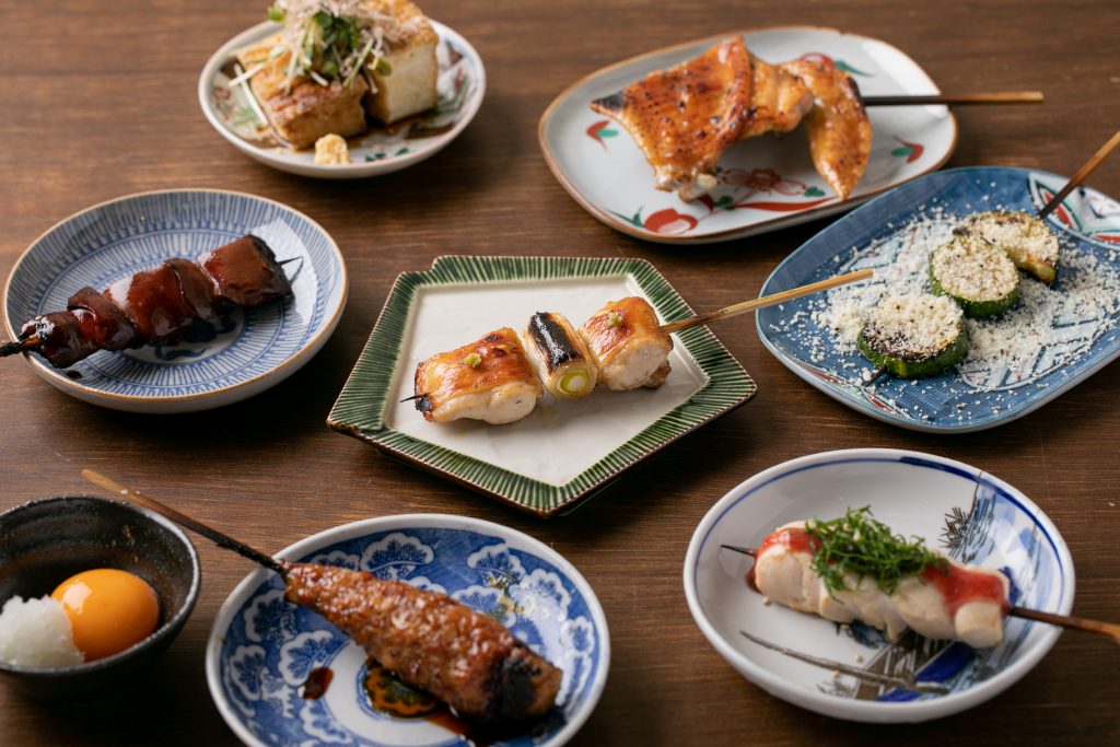 京都市・四条、烏丸御池駅周辺の焼き鳥「炭焼 とり幸（すみやき とりこう）」さんのクチコミレポート。ブランド鶏を使用した美味しい焼き鳥と鶏肉料理が人気