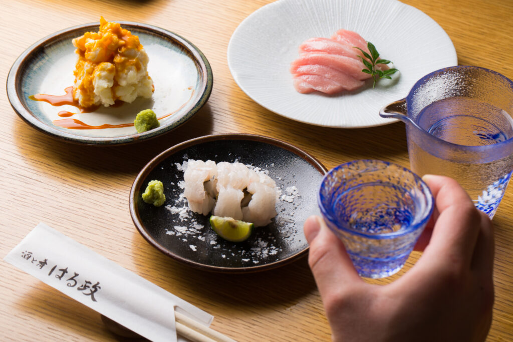 福岡市・西新駅周辺の和食居酒屋「酒と肴 はる政（サケトサカナハルマサ）」さんのクチコミレポート。美味しい素材を活かした肉料理と魚料理！昼飲みOK！