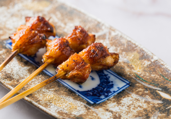 西中洲の「焼鳥 輝久」最高級の焼鳥・串焼きと日本酒がおすすめ