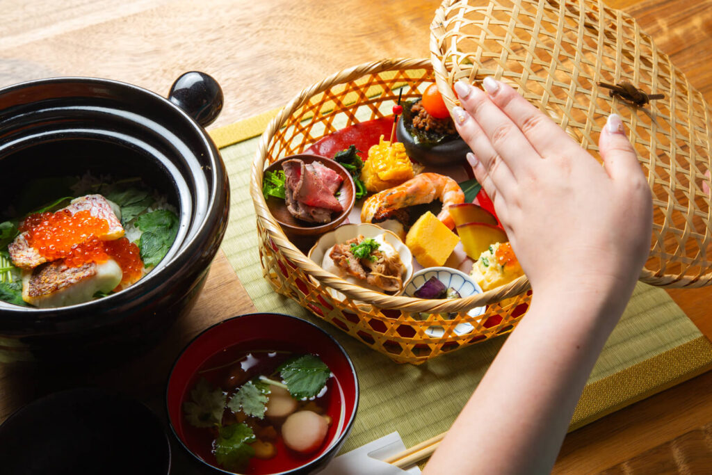 福岡市・六本松駅周辺の和食「Gaogao 大濠店」さんのクチコミレポート。花籠御膳や土鍋ご飯がランチ・女子会・会食で人気！観光や出張の食事にもおすすめの福岡グルメ