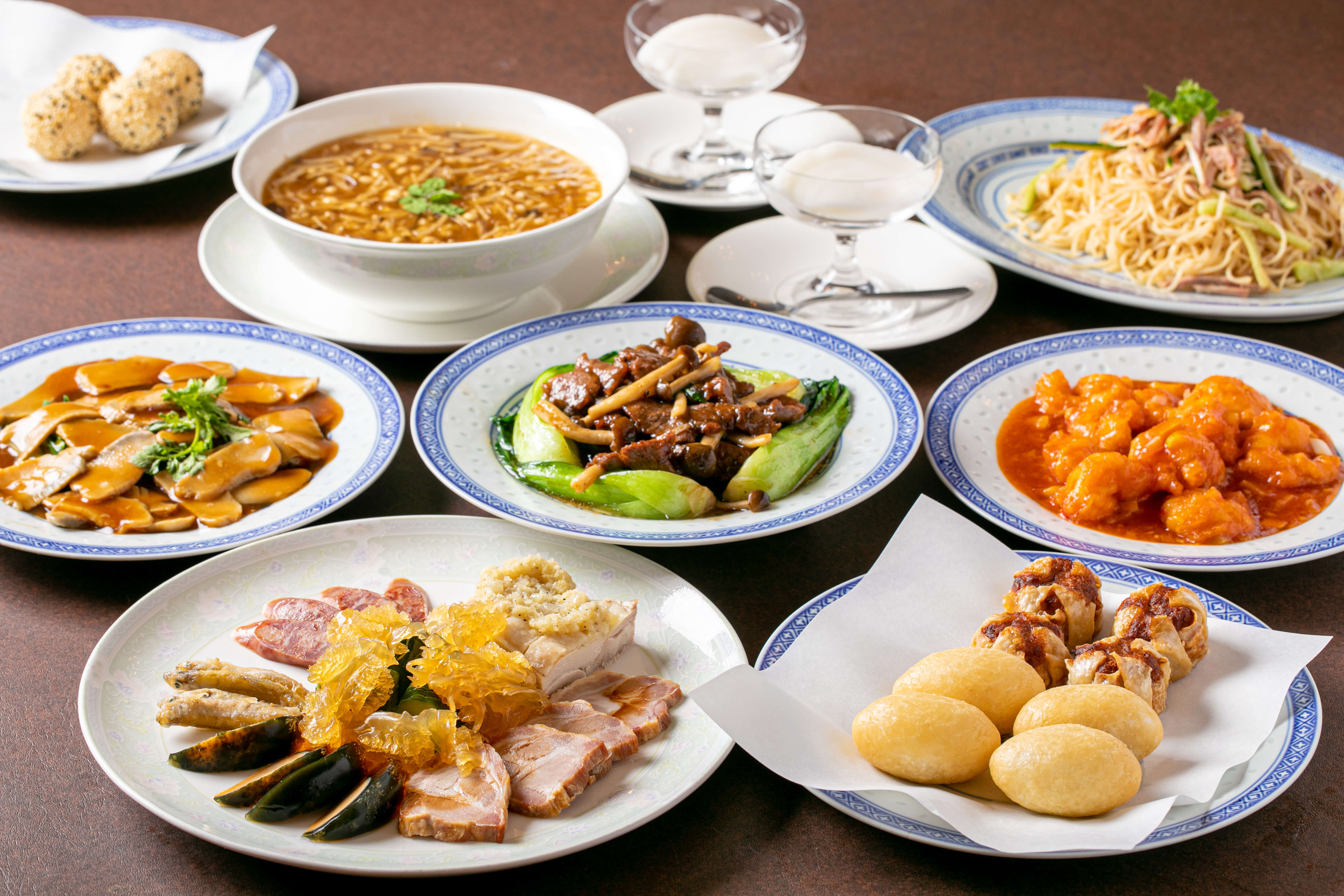 神戸市・元町駅周辺の「中華菜館 龍郷」さんのクチコミレポート。広東料理、飲茶・点心が観光の際のランチ・ディナーで人気
