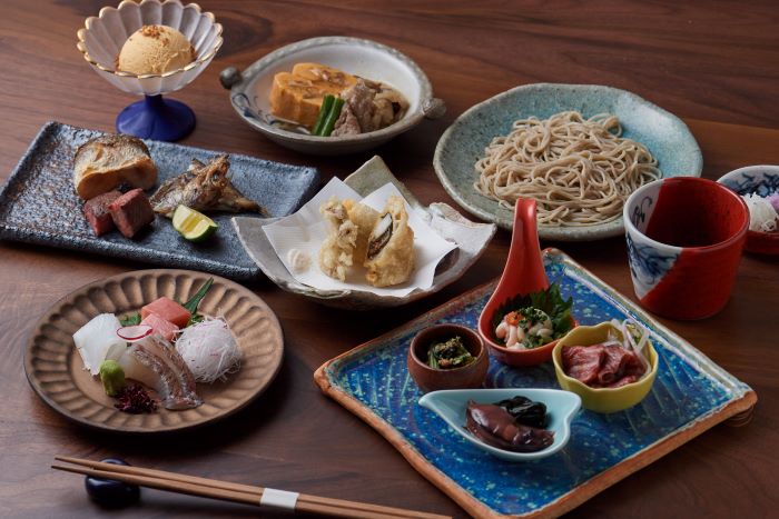 郡山市・郡山駅周辺の和食居酒屋「壱献 はなれ」さんのクチコミレポート。自社養殖の鰻料理と石臼で挽く手打ち蕎麦が人気