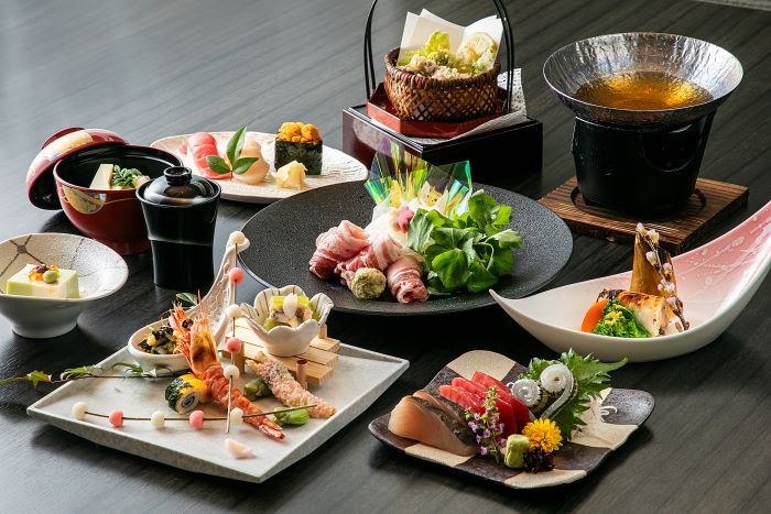 新横浜駅近く、新横浜グレイスホテル内の和食店「日本料理ぎん」さんのクチコミレポート。顔合わせ・結納・接待・会食におすすめ
