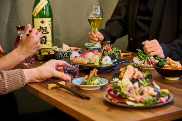 牛込神楽坂駅・飯田橋駅周辺の和食居酒屋「神楽坂 ほたる燈」さんのクチコミレポート。美味しい海鮮料理や炭火焼き料理が人気