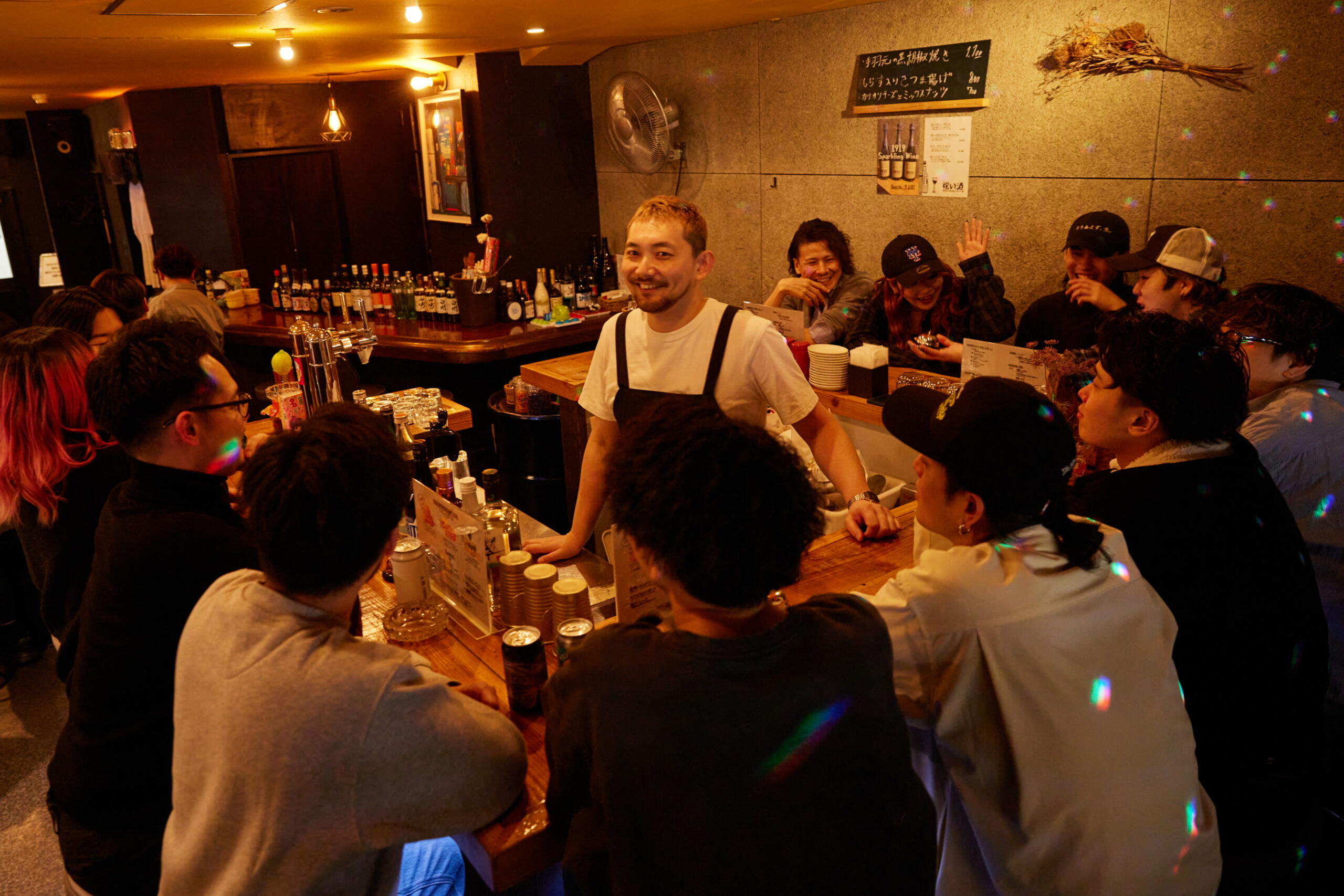 三軒茶屋駅近く・焼き鳥「三茶一九」さんとバー「1919 STAND 三軒茶屋」さん、カラオケダーツバー「KARAOKE＆DARTS BAR 1919」さんのクチコミレポート。一人飲み・ディナーデート・飲み会・二、三軒目におすすめ