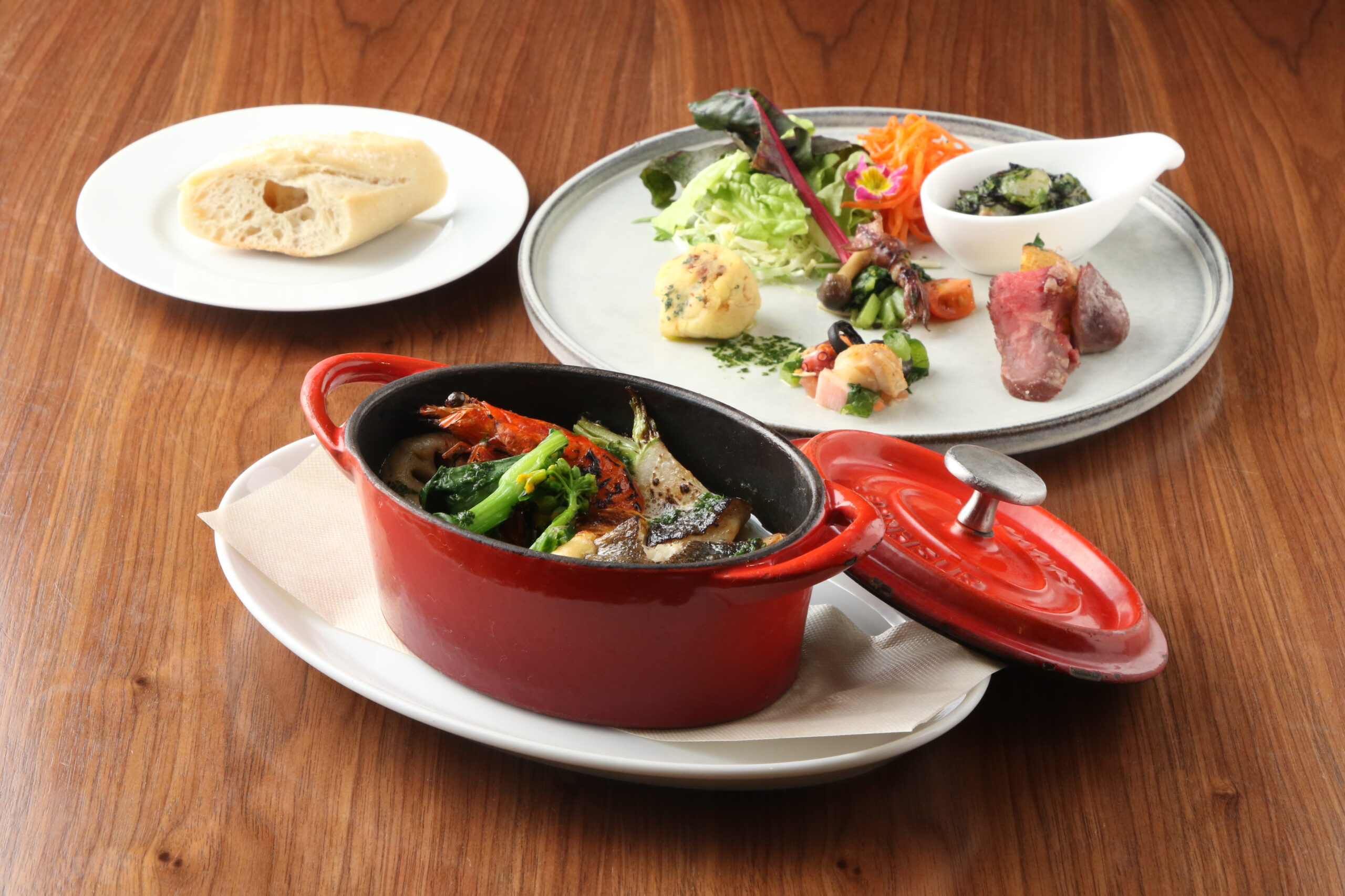 名古屋市・高岳駅周辺「bistro 楚 -so-（ビストロ ソ）」さんのクチコミレポート。本格フレンチがランチ・ディナーで人気、総菜やオードブル、ワイン、お弁当のテイクアウトもおすすめ