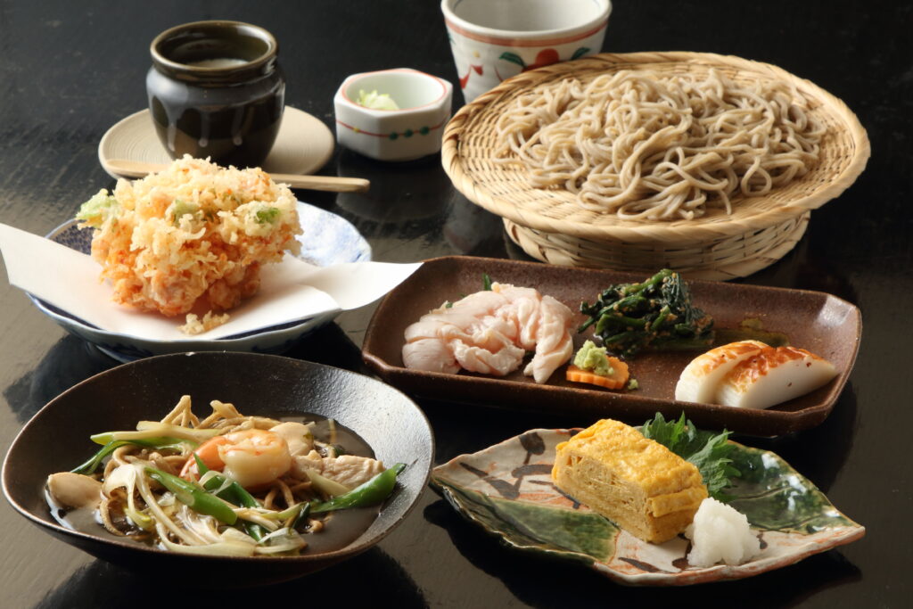 名古屋市・栄駅周辺「久良三（くらぞう）」さんのクチコミレポート。ランチ・夜ご飯・一人飲み・接待・宴会におすすめの老舗蕎麦屋