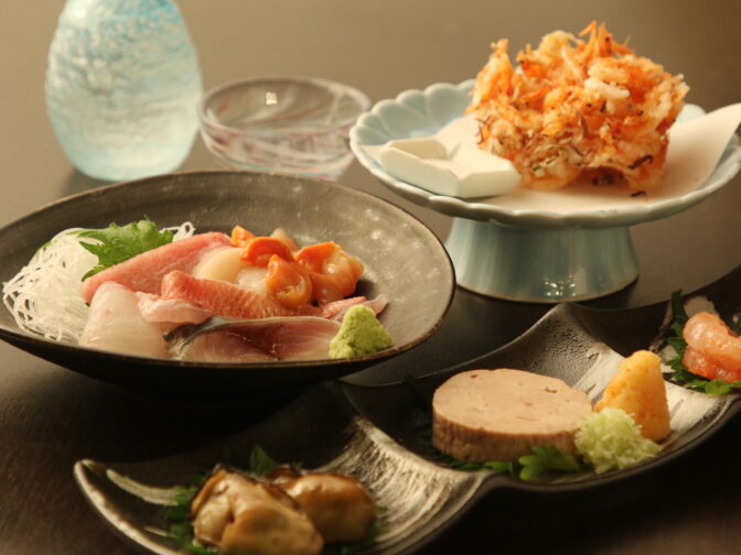 名古屋市・伏見駅、栄駅周辺の和食居酒屋「美酒・味処 恋さん」さんのクチコミレポート。刺身など鮮度抜群の海鮮料理が一人飲み・夜ご飯・接待・会食におすすめ