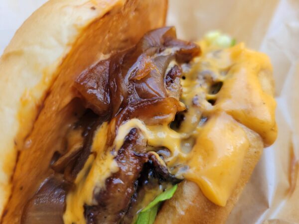 両国駅にある人気のグルメバーガー専門店「デリスキッチン」さんの口コミレポート