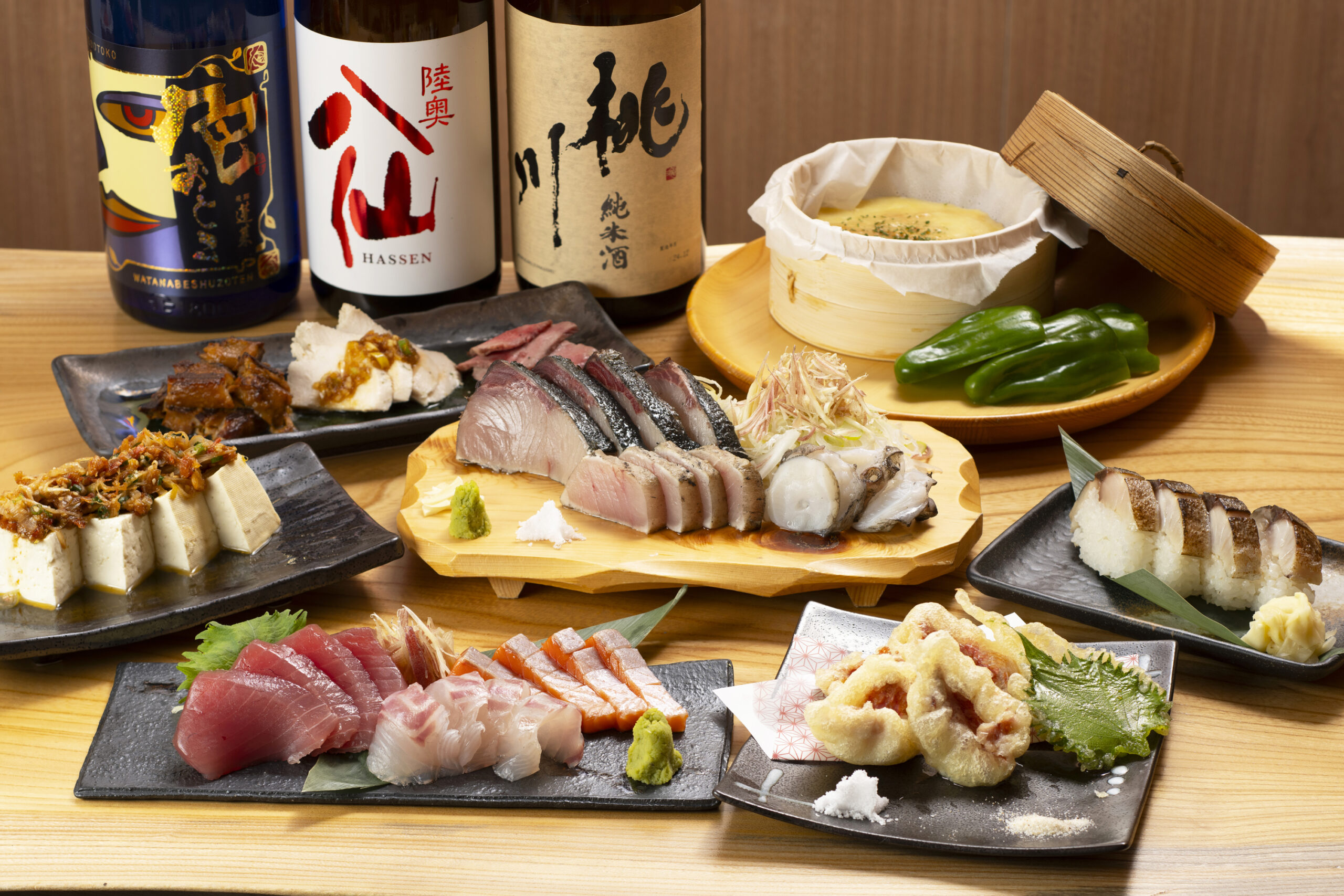 仙台市・長町駅周辺「居酒屋びじんにひとめぼれ」さんのクチコミレポート。名物の藁焼き料理とアラカルト注文も利用可能な日本酒飲み放題が人気