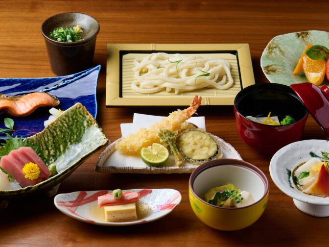 小平市・小平駅周辺の和食「橙や」さんのクチコミレポート。ディナータイムは会席料理やしゃぶしゃぶ、すき焼き、ランチタイムは定食や御膳、自家製うどんが人気