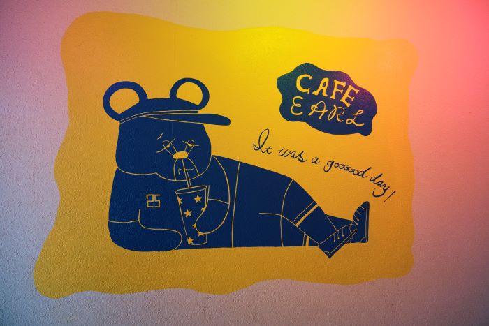 名古屋市・亀島駅、名古屋駅周辺「EARL（アール）」さんのクチコミレポート。ランチ・カフェ・昼飲み・ディナーにおすすめのレトロでかわいいおしゃれ空間