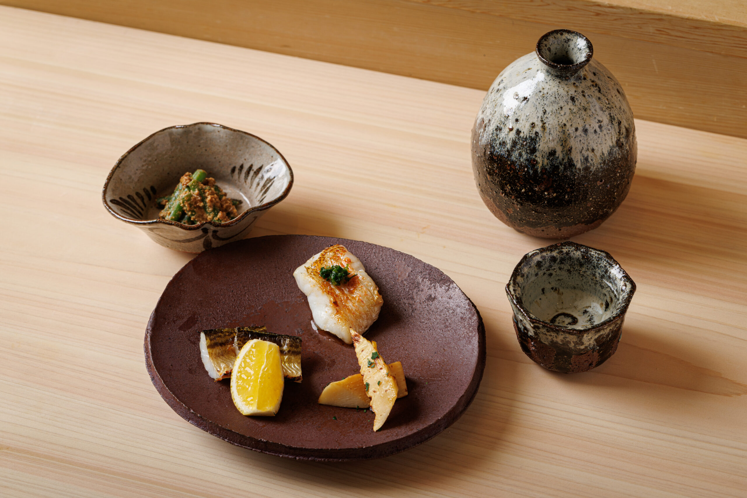大阪市・福島駅、新福島駅周辺「すし あら井」さんのクチコミレポート。和食の逸品を盛り込んだ高級寿司のコース料理と日本酒がおすすめ