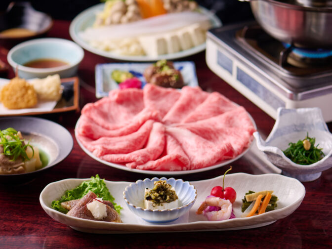 山形市・山形駅周辺「金澤屋牛肉店」の口コミレポート。山形牛や米沢牛のすき焼き・しゃぶしゃぶ・ステーキが人気