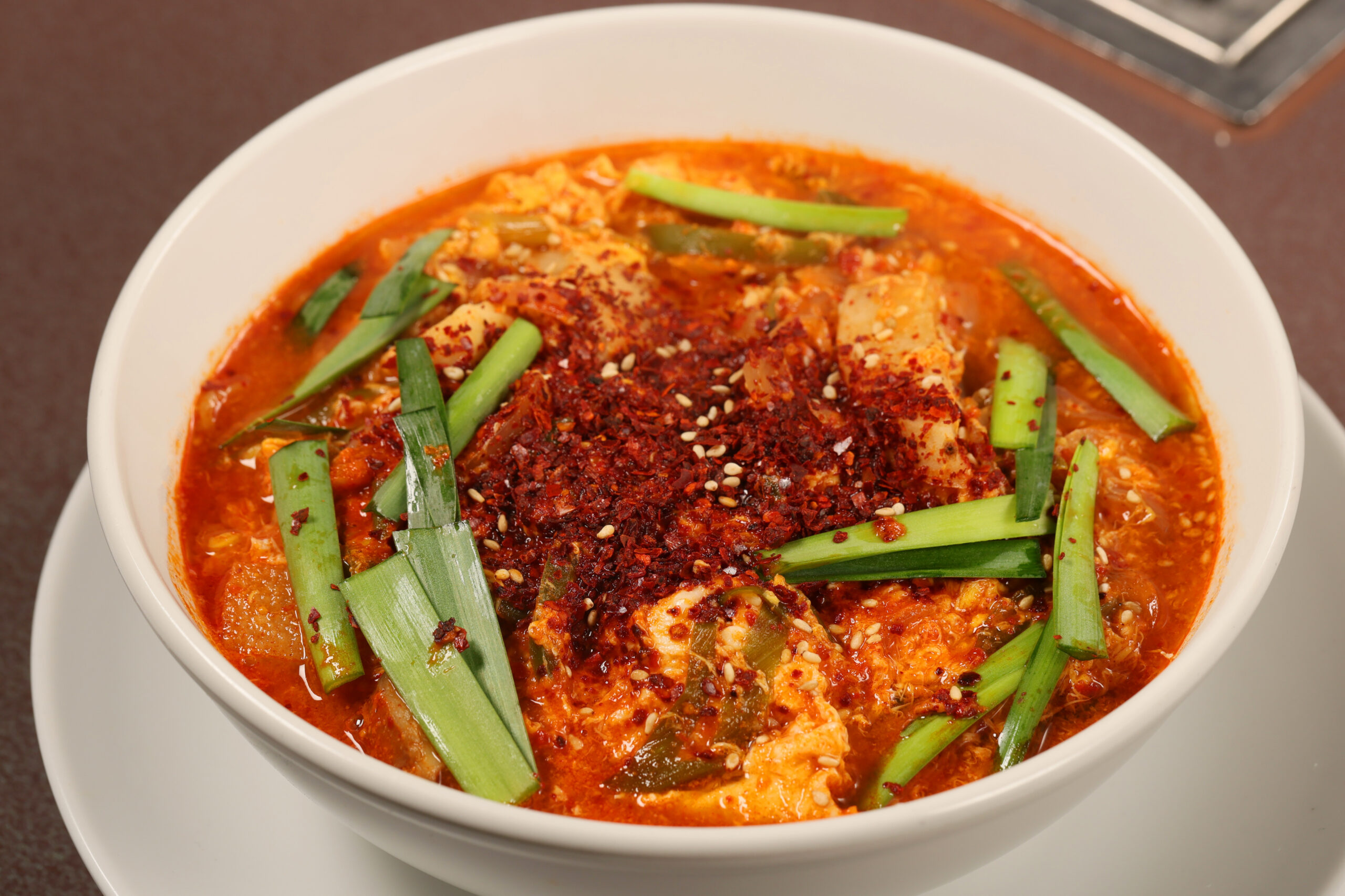 自家製味噌と韓国産唐辛子の旨みと辛さが人気の「ユッケジャンラーメン」