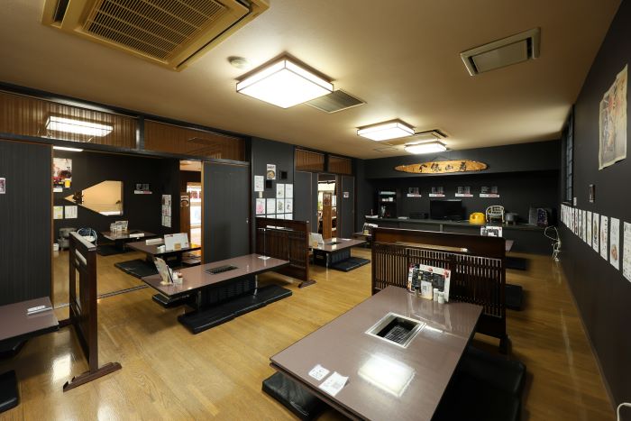 昔ながらの雰囲気が心地よい店内のお座敷席は子連れのご家族や宴会に人気