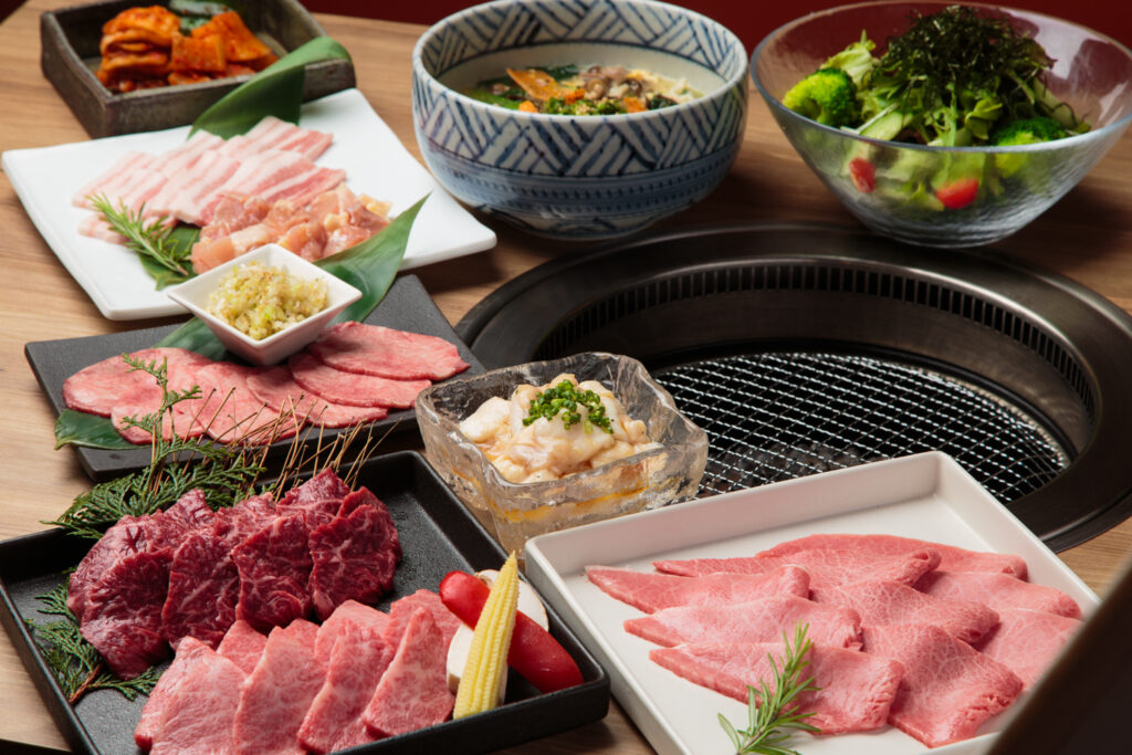 福岡市・博多駅周辺「にく屋 肉いち 博多店」さんと薬院駅周辺の「薬院焼肉NIKUICHI」さんのクチコミレポート。九州産の美味しいお肉をリーズナブルに楽しめる焼肉が人気