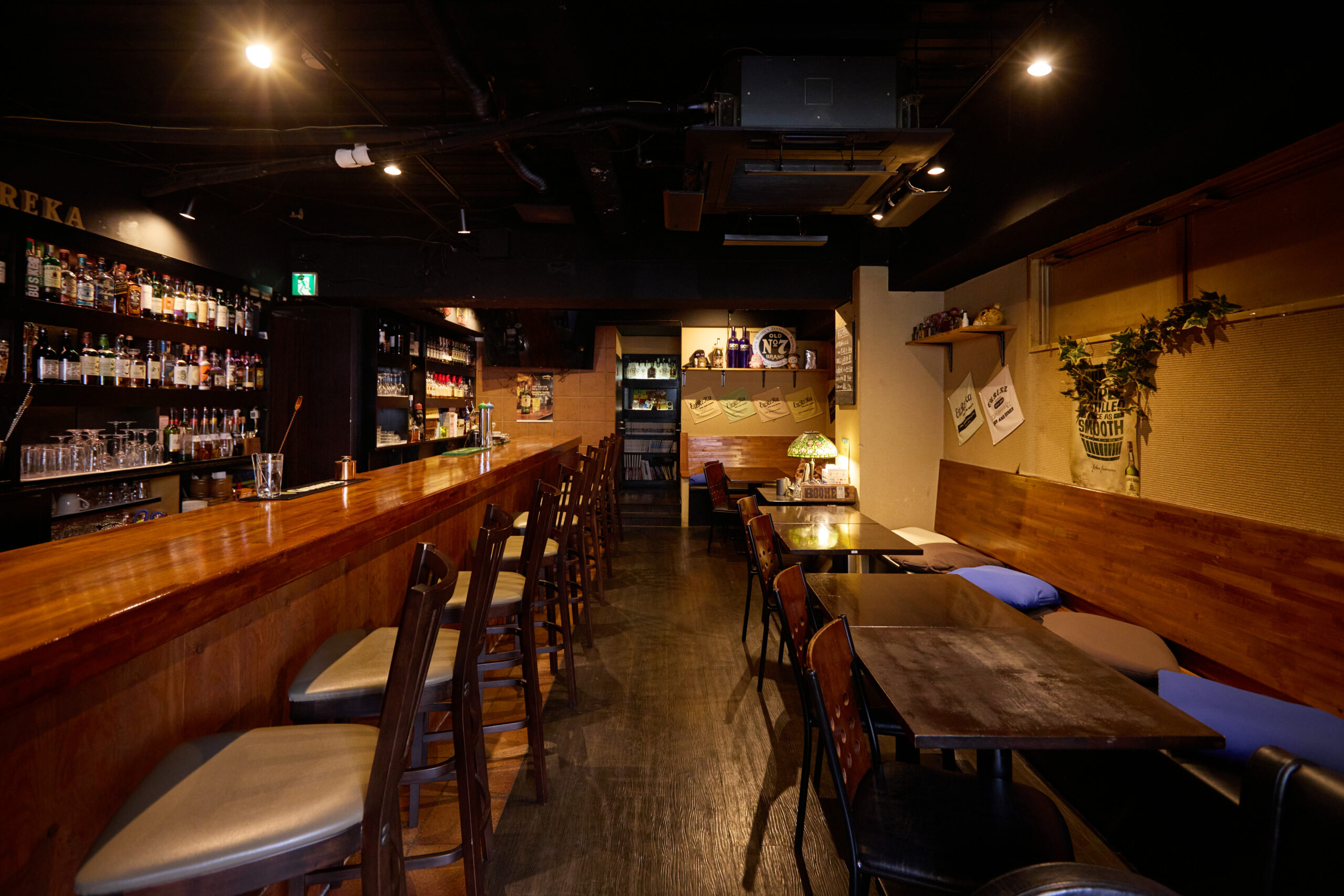 一人飲みやディナーデート、飲み会、パーティーにおすすめの店内