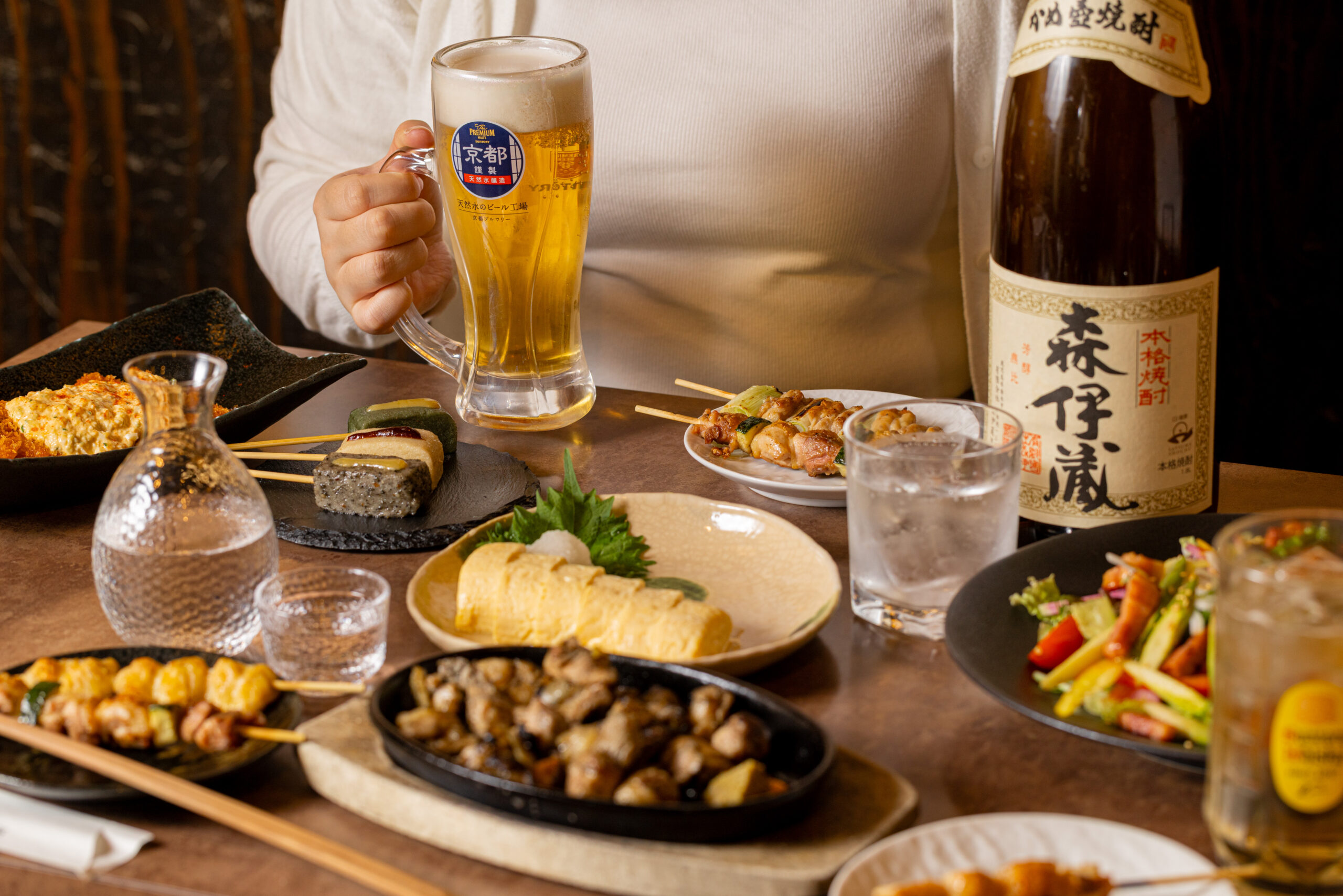 2名様から利用可能な飲み放題付きコース料理はディナーデートや飲み会におすすめ
