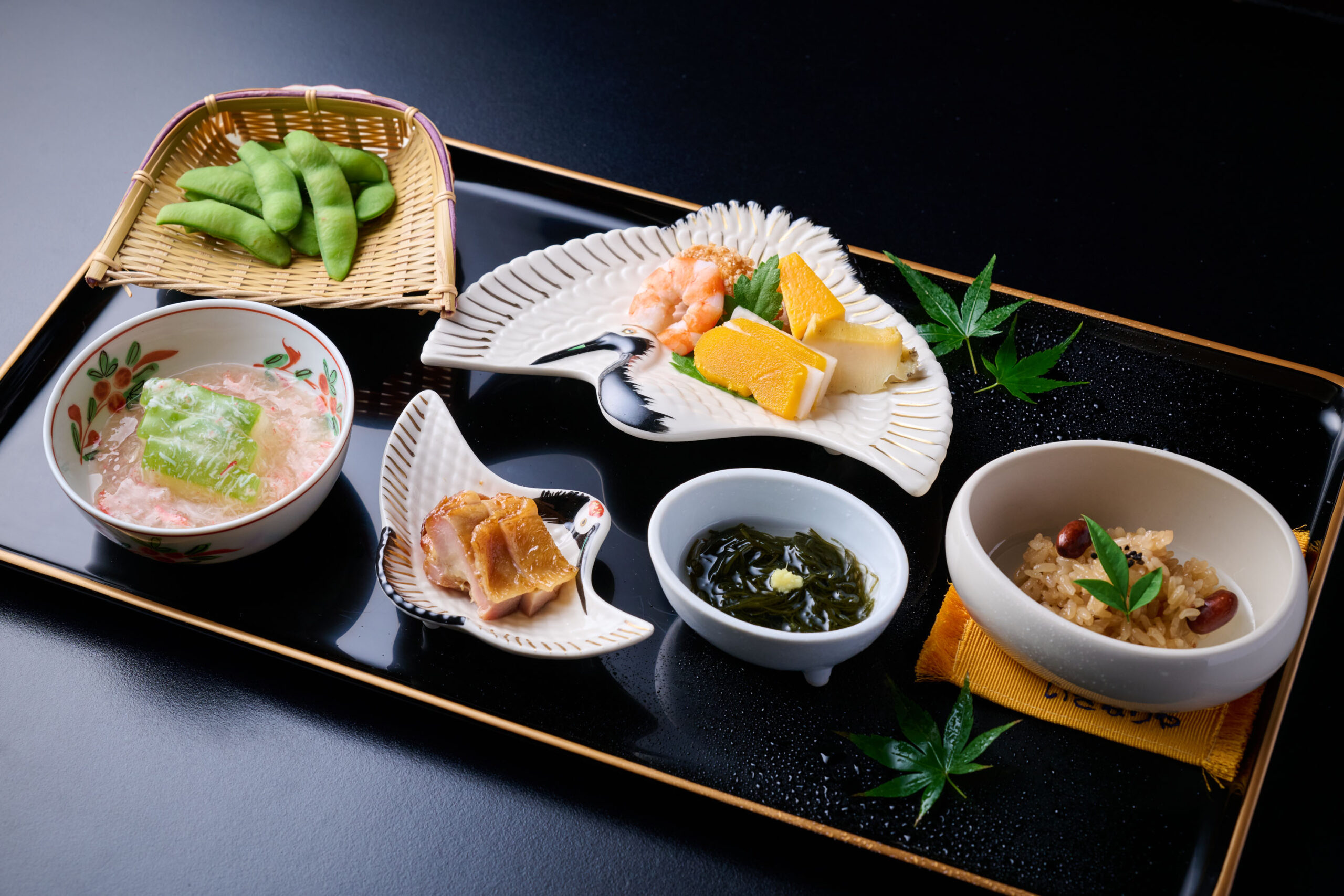 ランチ・ディナーともに4種類用意されたコース料理