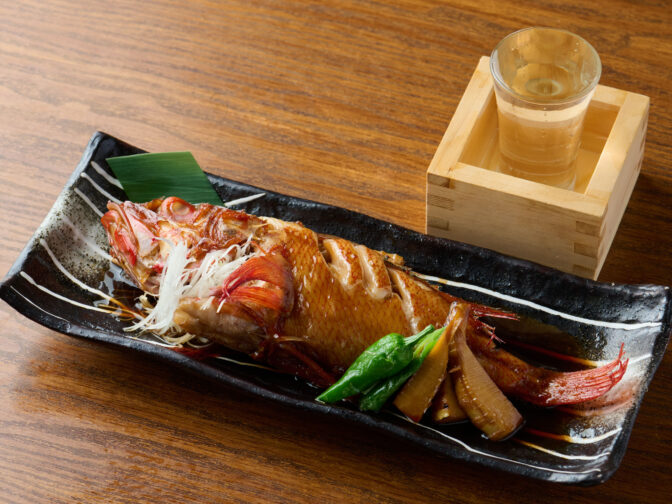 鮮魚を使った煮魚と日本酒のペアリングがおすすめ