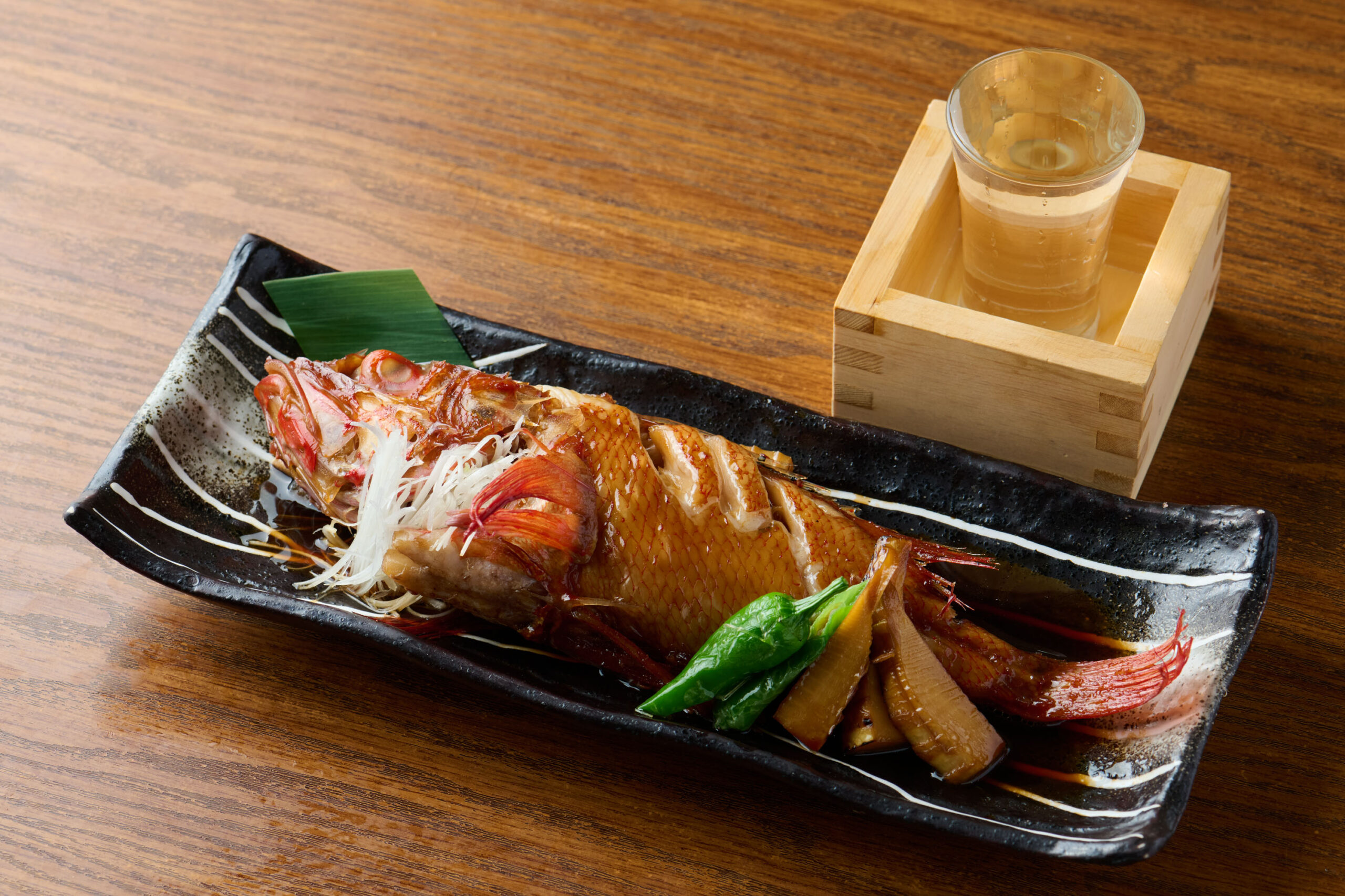 川崎市・川崎駅、京急川崎駅周辺の居酒屋「隠れや 華吉」の口コミレポート。一人飲み、飲み会、宴会に海鮮料理と日本酒が人気