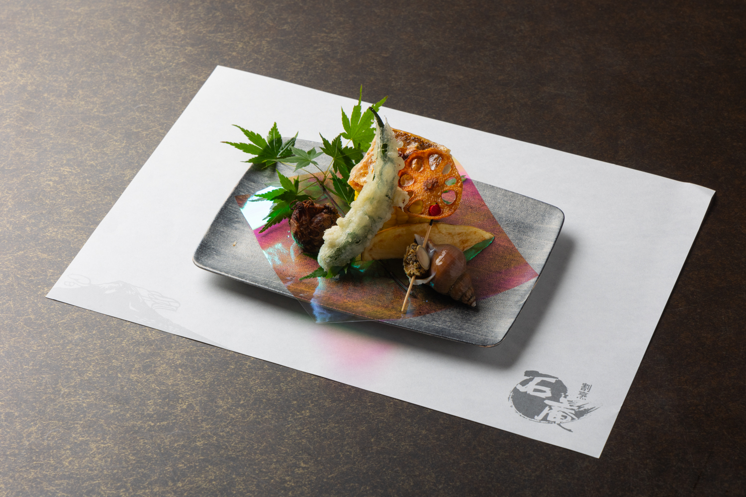 素材の旨味が引き出された奥深く優しい味わいは幅広い年齢層のお客様に人気