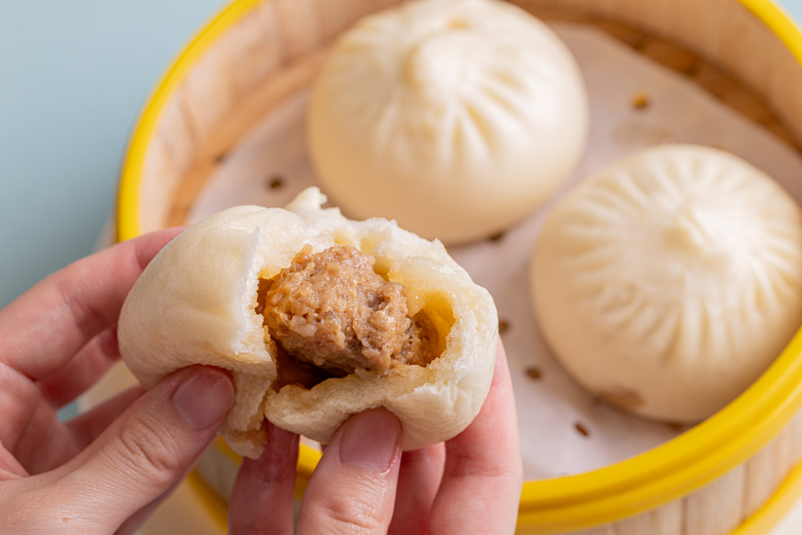名物の「店内仕込み豚饅（豚まん）」