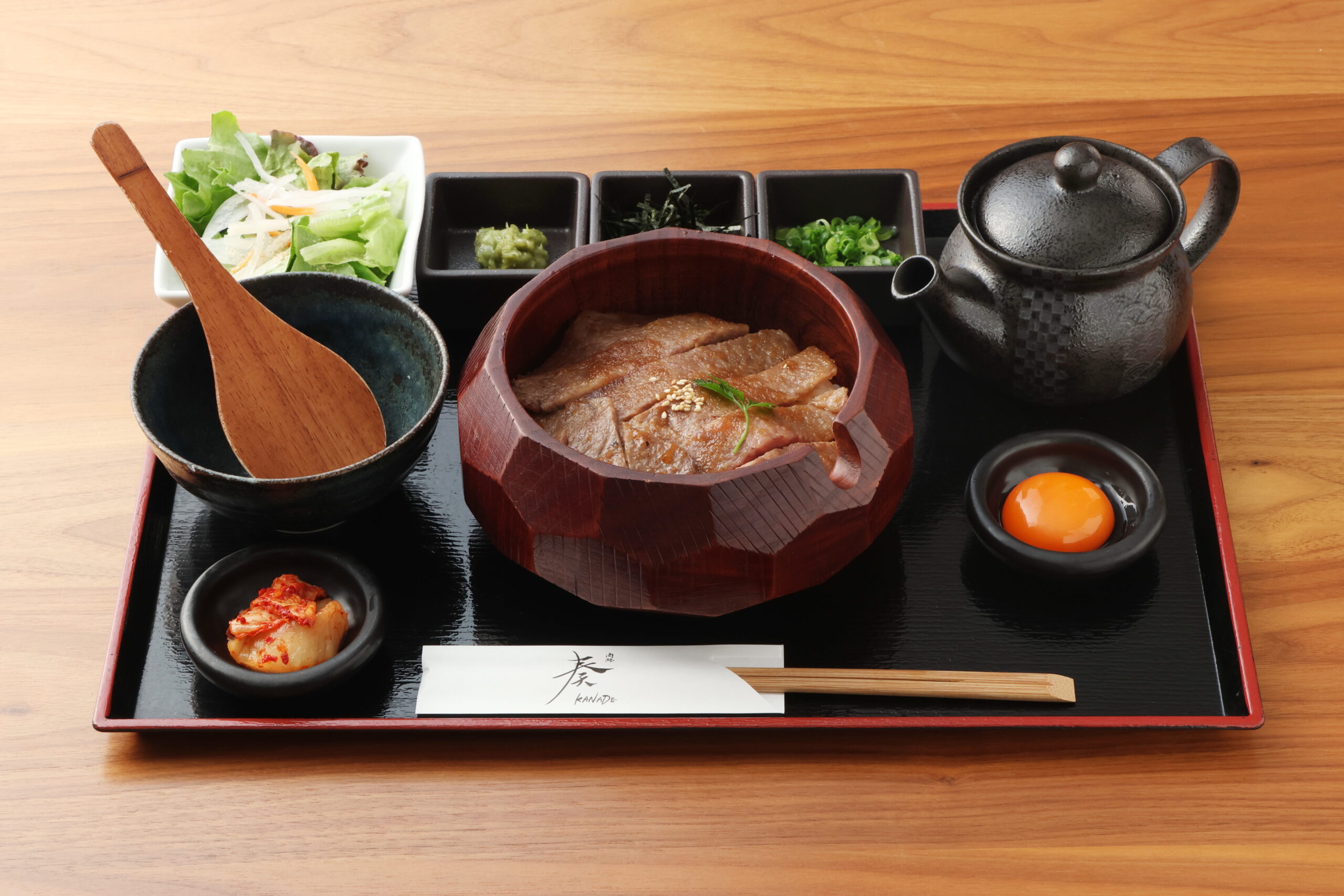ランチタイムで人気の名物「牛ひつまぶし」