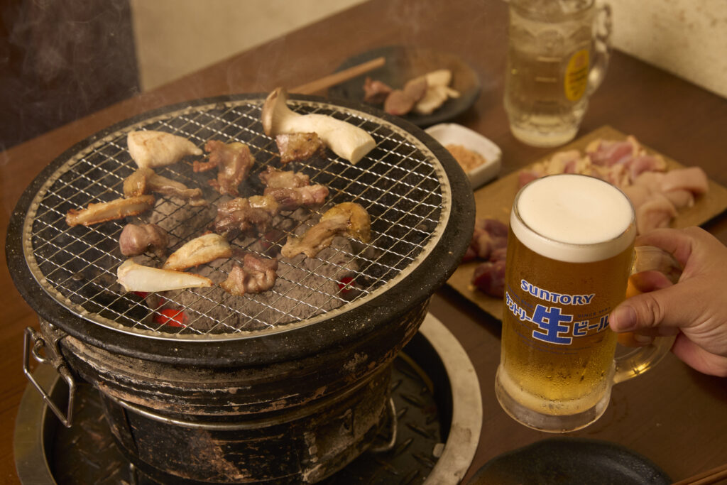 大阪市・堺筋本町駅、北浜駅周辺「かしわ屋将軍 堺筋本町店」の口コミレポート。軍鶏と朝挽き地鶏の七輪炭火焼肉と鶏料理がおすすめ