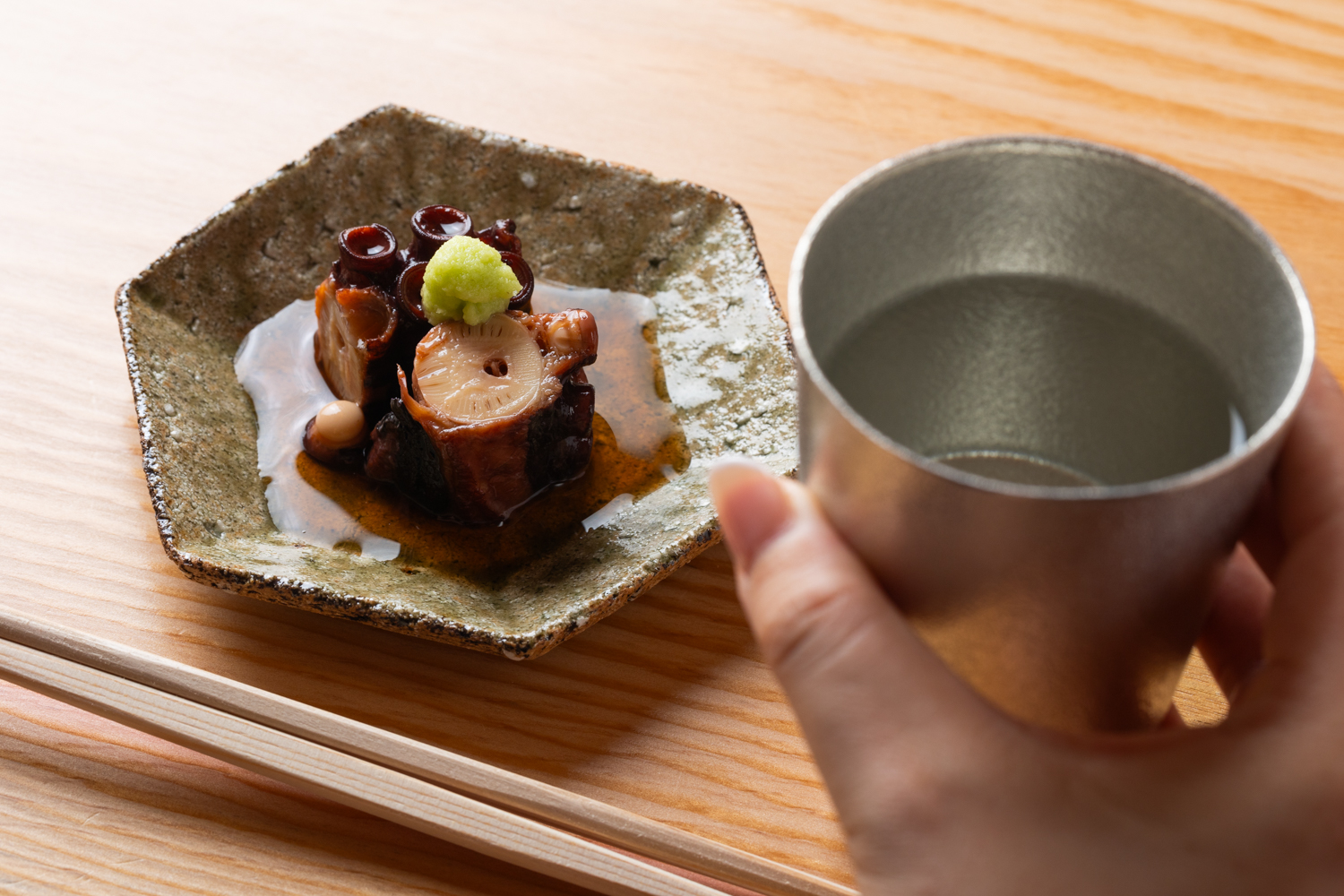 素材の美味しさを引き出すように計算された一品料理をコースで堪能