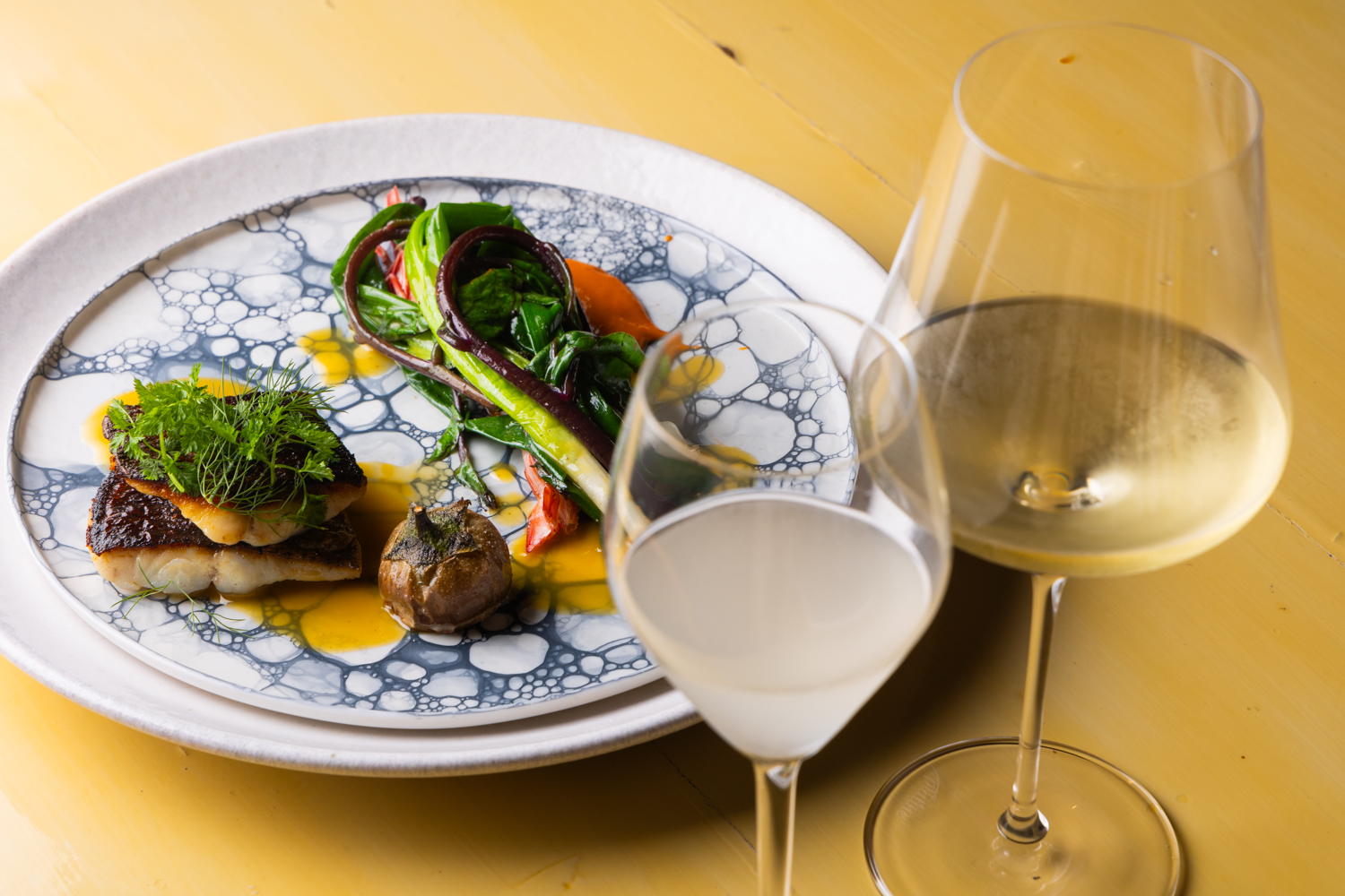 熊本市・上通町のフレンチ「L’asperge blanche(ラスペルジュ ブランシュ)」の口コミレポート。1組ごと好みやシーンに合わせて仕立てるおまかせコースが人気、一人ご飯もOK