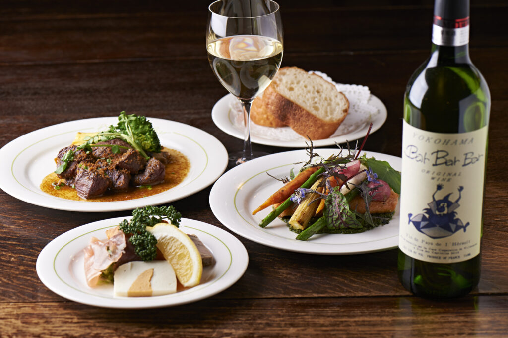 横浜市・関内駅、日本大通り駅「Bar Bar Bar」の口コミレポート。創作フレンチとバーテンダー特製カクテルが人気のジャズバー・ライブレストラン