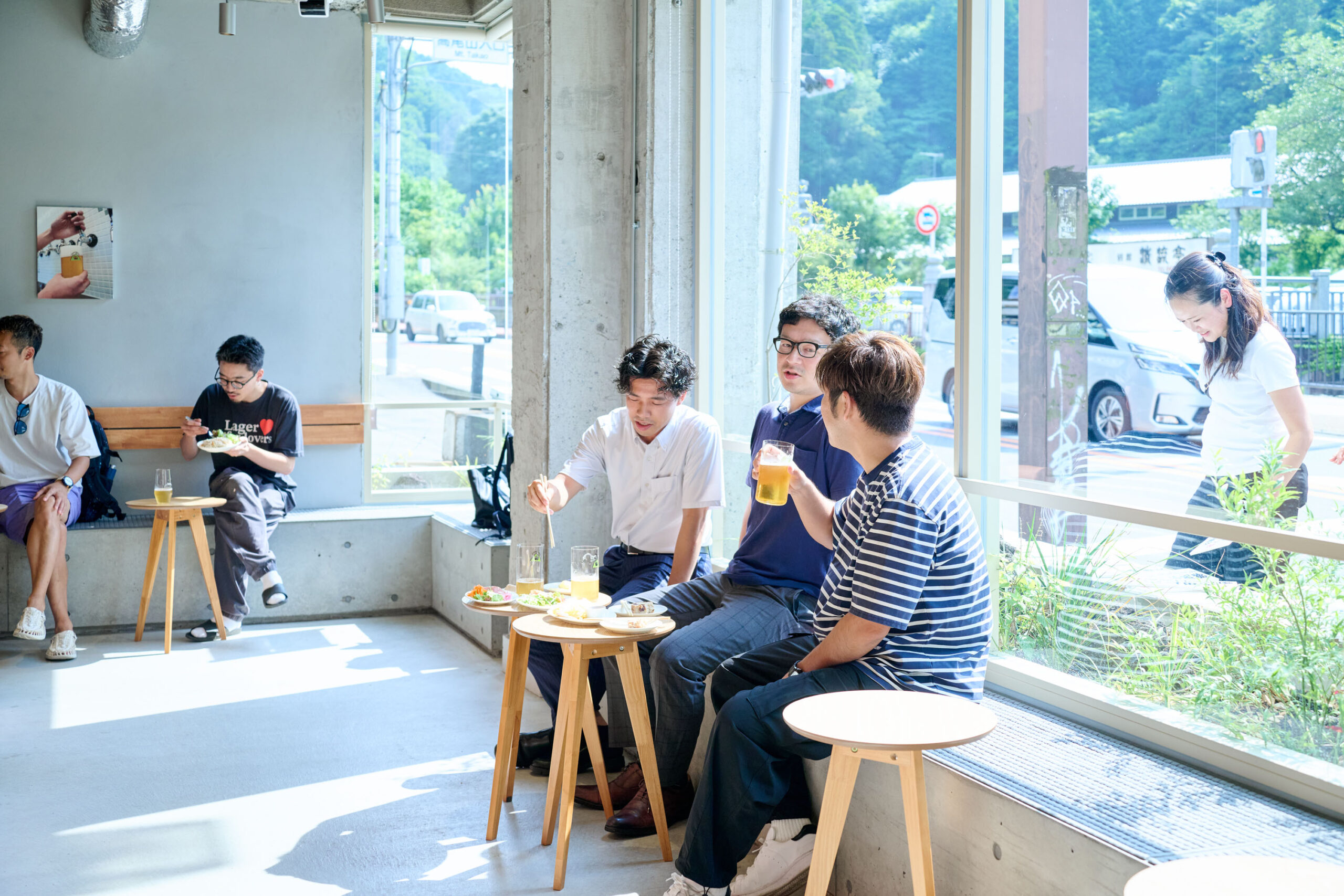 アウトドア好きとビール好きにおすすめ、高尾山の麓にあるおしゃれで解放感溢れるバル