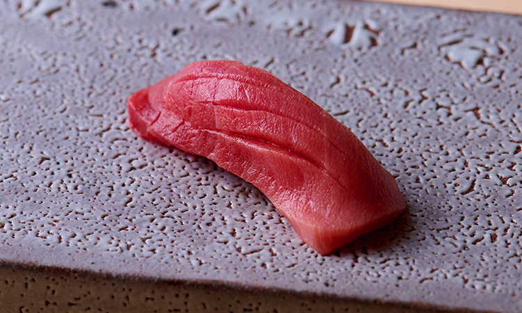 恵比寿・恵比寿駅周辺『鮨 とよひさ』の口コミレポート。完全個室や檜のカウンターで味わう熟練の江戸前鮨コースが記念日や接待におすすめ!