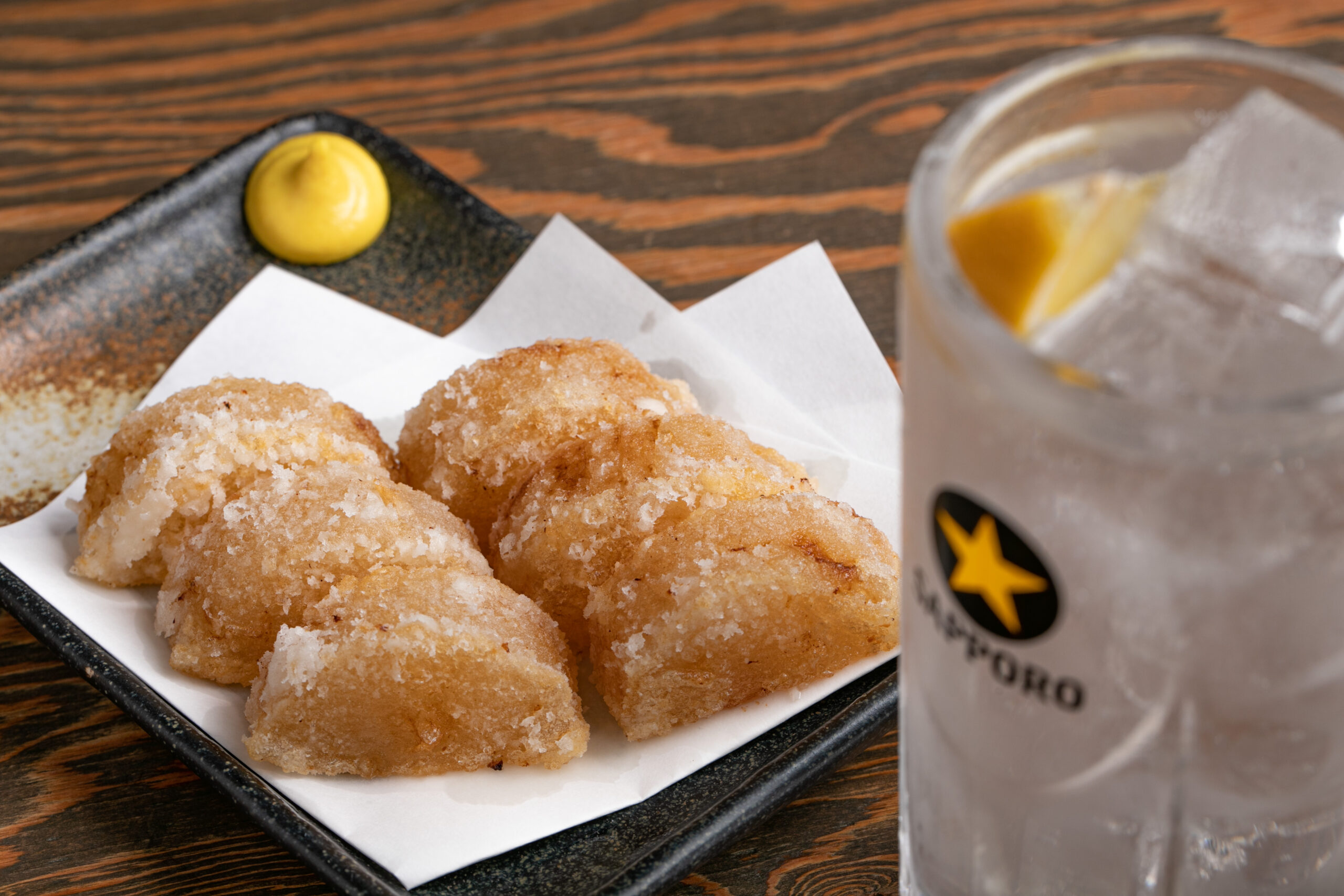 生レモンチューハイと相性抜群の大根の唐揚げ