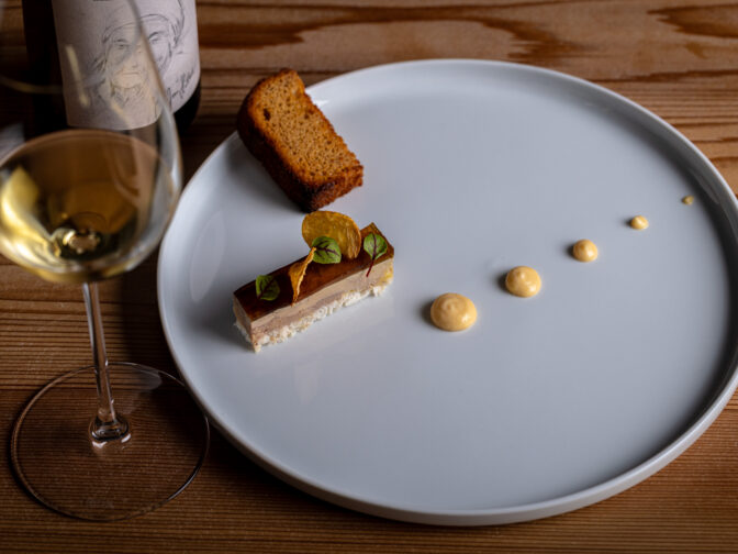 日本の味覚や和食の技を加えた創作フレンチ、驚きと感動に心躍る人気のコース料理