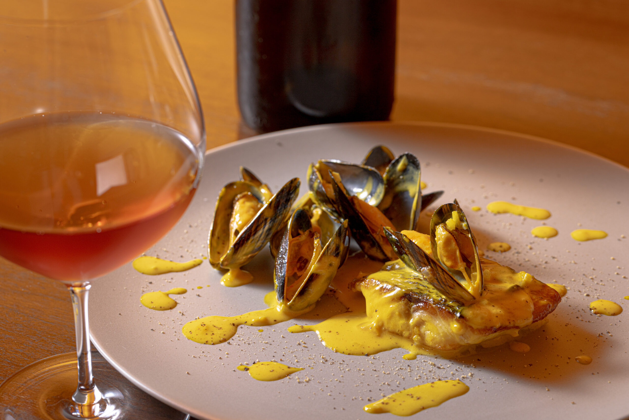 日本では珍しいイタリア各地の郷土料理やシチリア料理をベースとした品々を楽しめるイタリアンレストラン